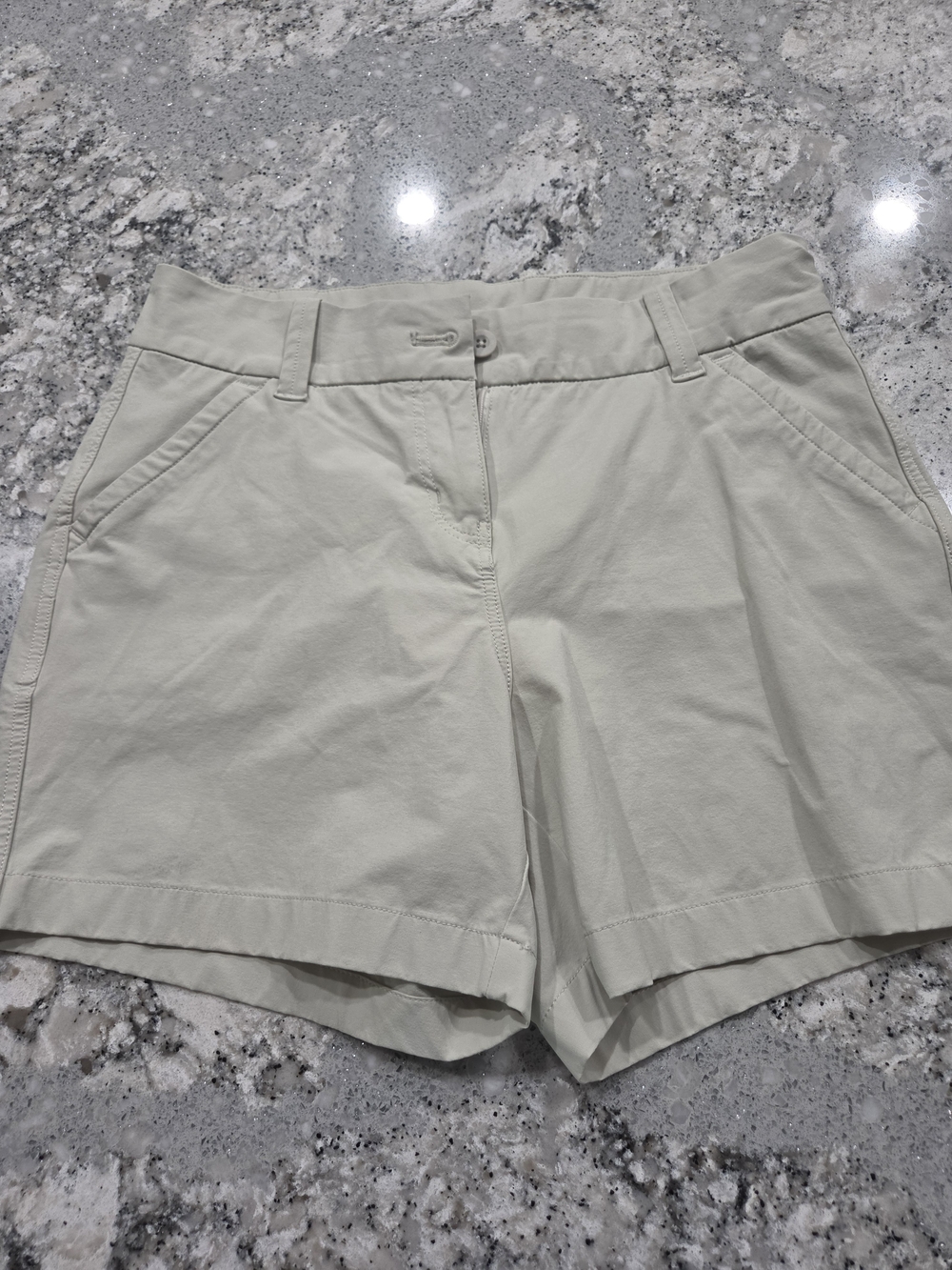 Vineyard Vines Women's Light Cream Casual Shorts